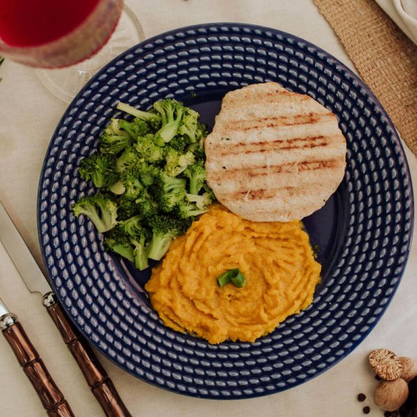 Hambúrguer de Frango + Purê de Abóbora + Brócolis
