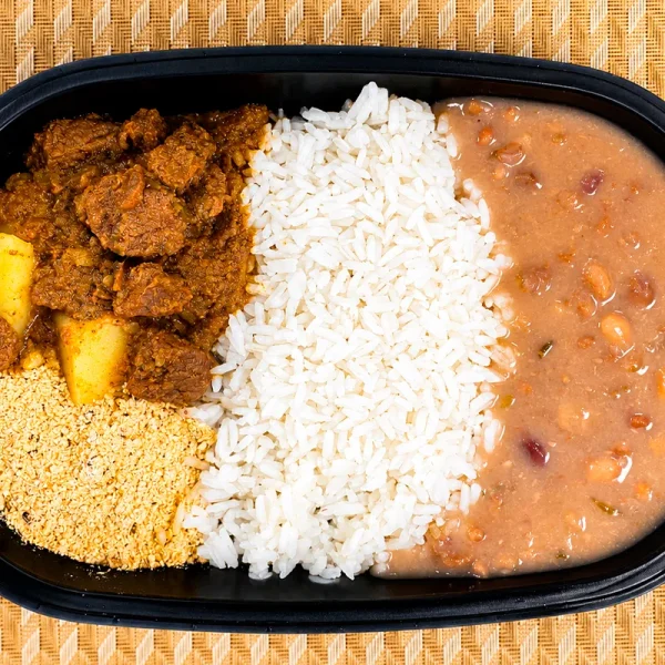 Carne com Batata + Arroz Branco + Feijão + Farofa